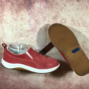Lands End Womens Rust Color Suede Slip Ons s70